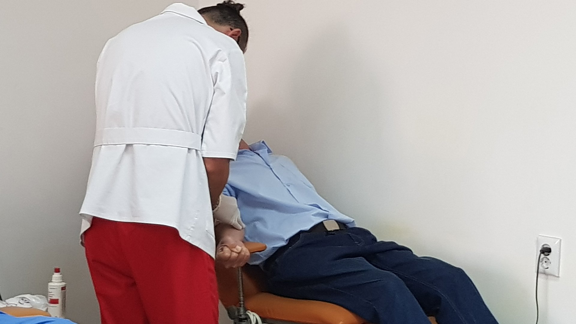 3 pacienți vindecați de COVID-19  au donat plasmă