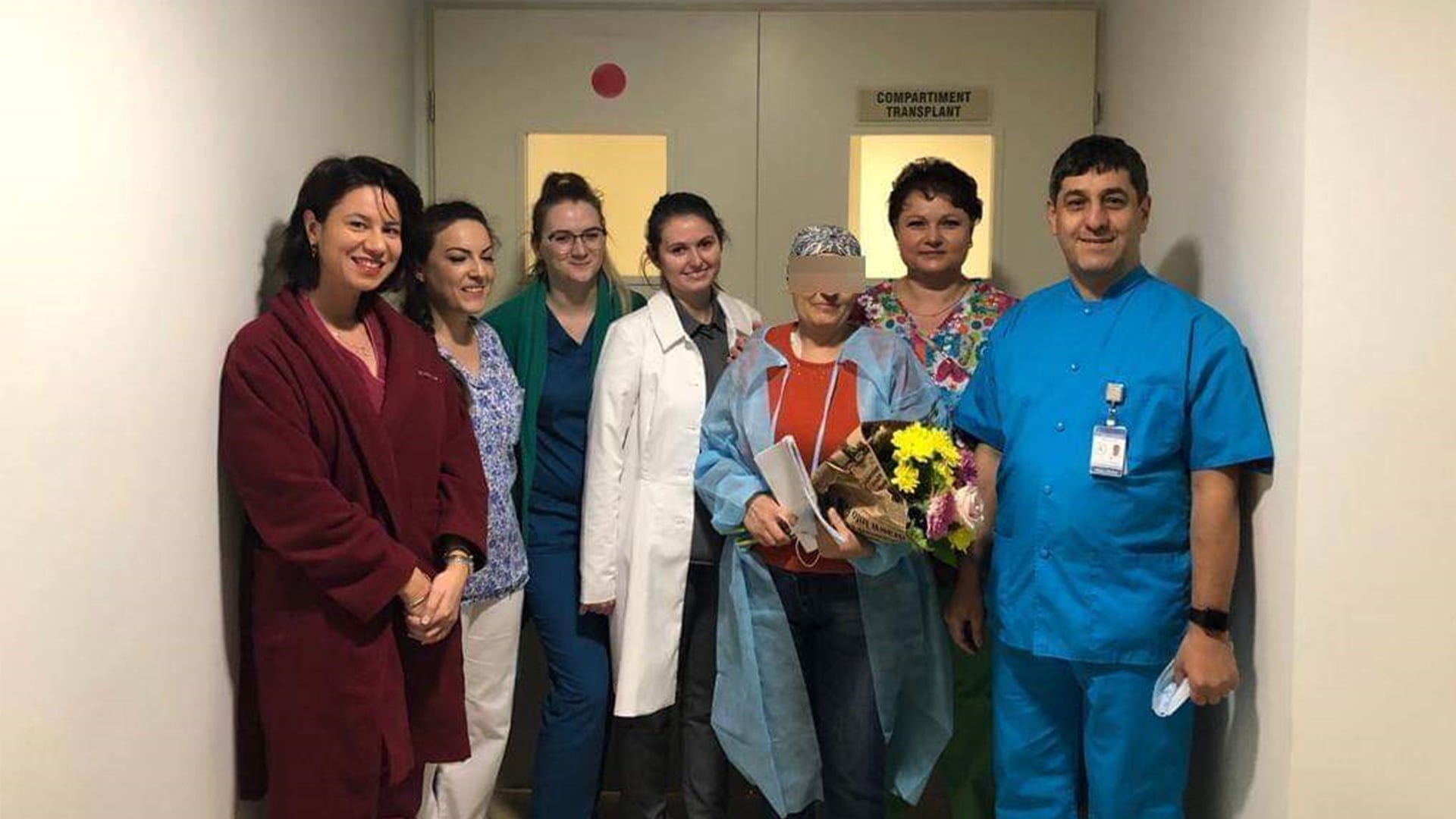 Femeia, care a făcut transplant medular, a fost externată