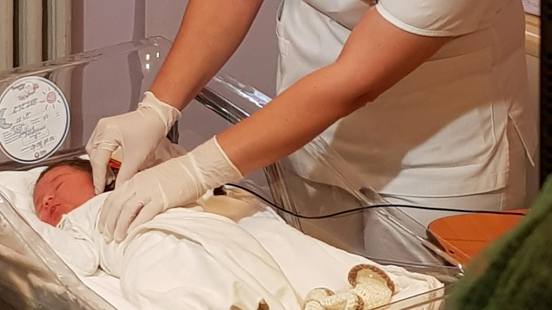 Testări auditive pentru toți bebelușii