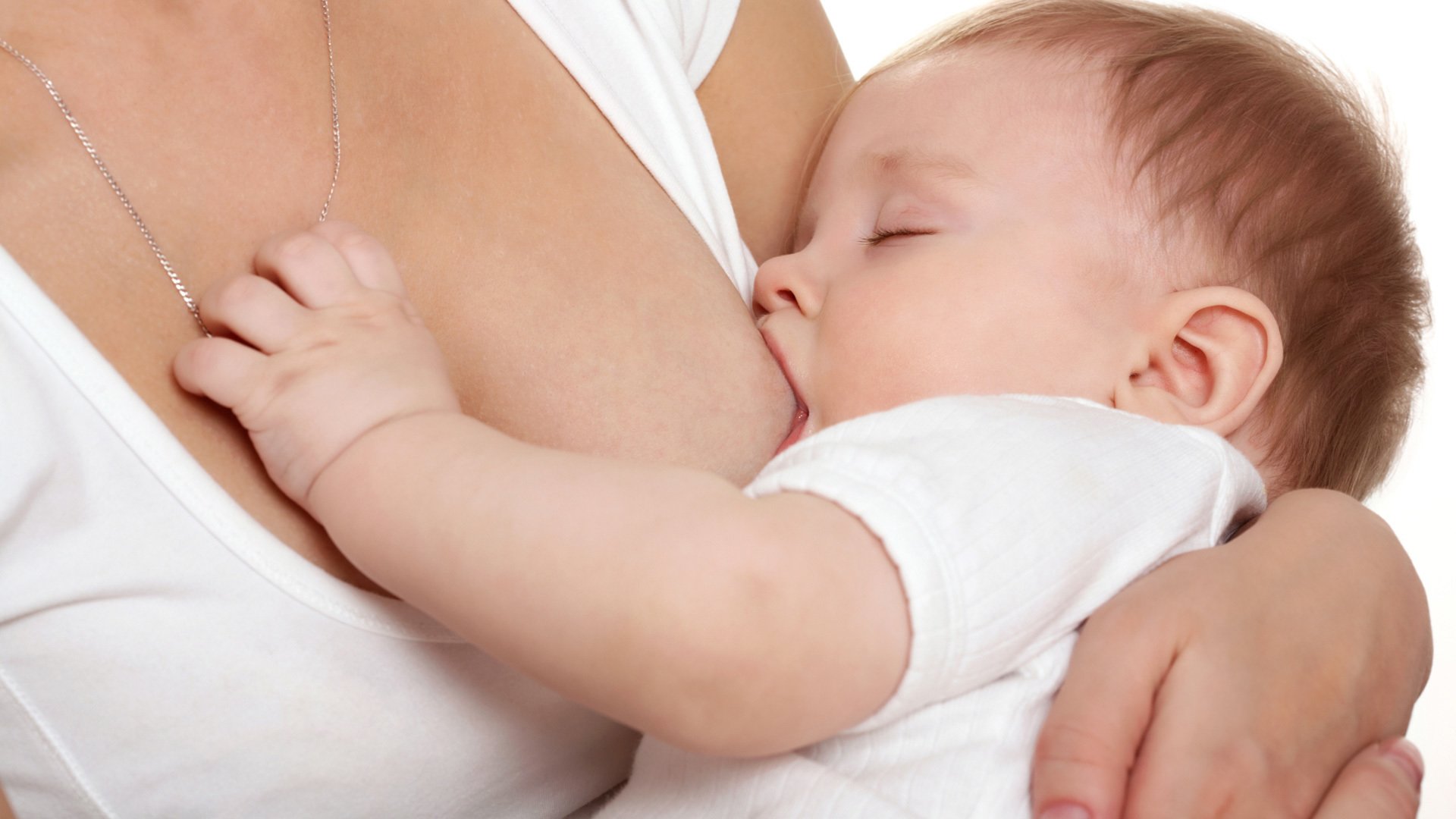 Alăptarea îi ferește pe copii de obezitate