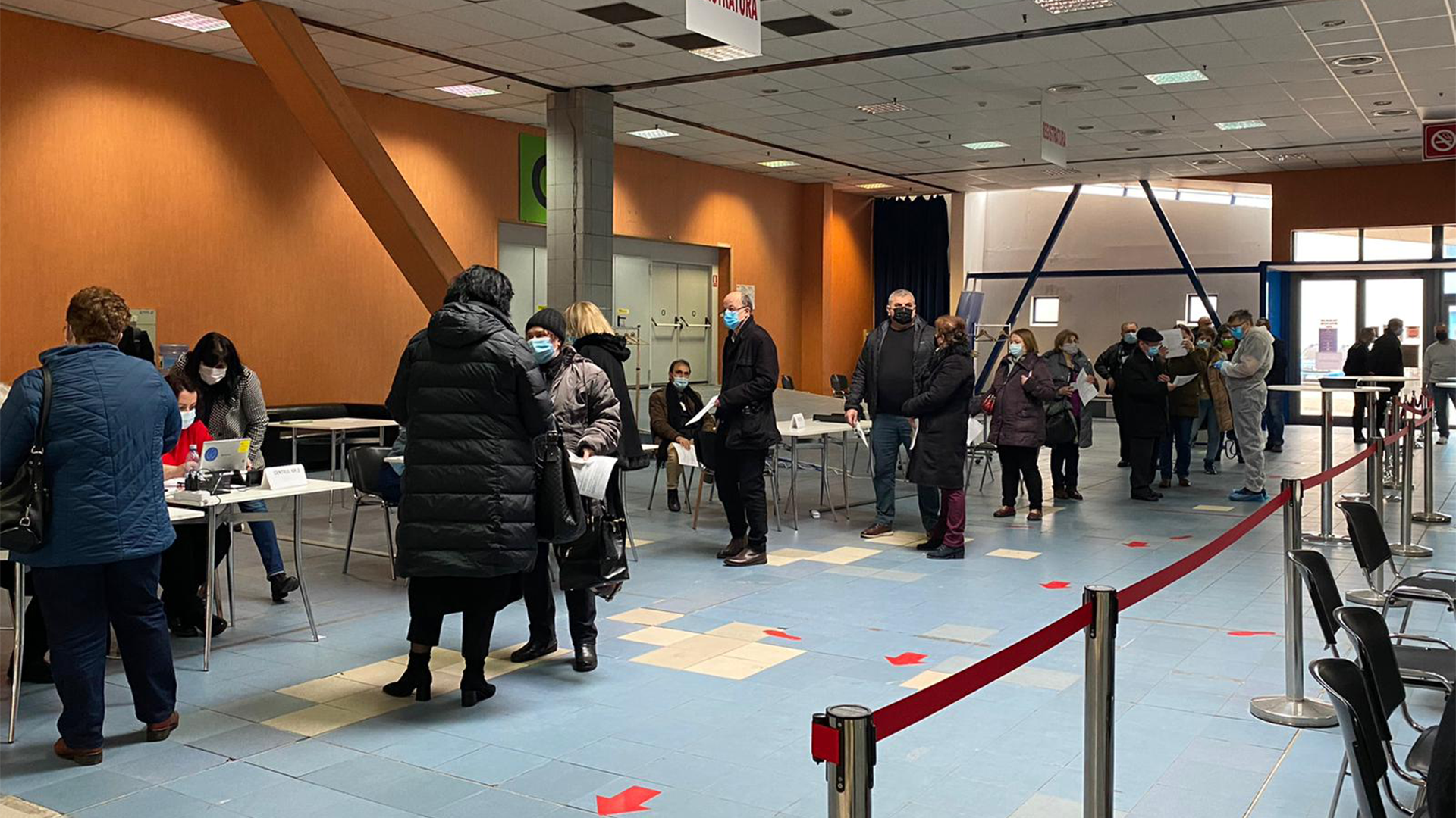 Cadrele didactice se pot imuniza anti-COVID când doresc